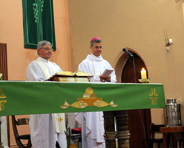 Papal Nuncio visits Newbridge