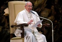 Pope-Francis-meets-Media.jpg Pope-Francis-meets-Media.jpg