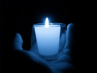 candle-hand-blue